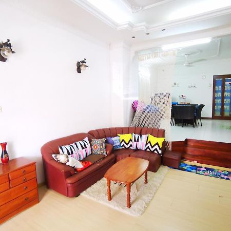 Lpm Room Tanjung Bungah (Penang) Exterior foto