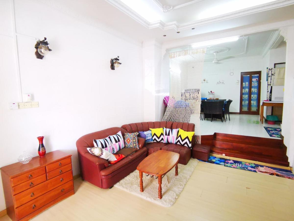 Lpm Room Tanjung Bungah (Penang) Exterior foto